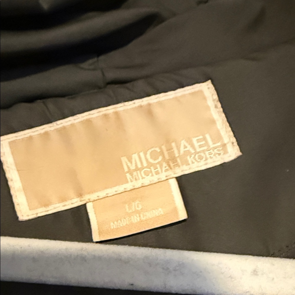 Michael Kors’ Women's Olive Green Puffer Jacket - Picture 2 of 2